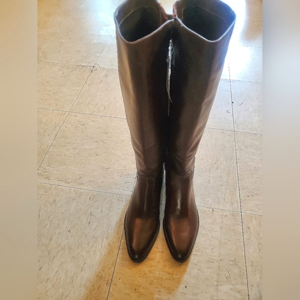 Elegant Dark Brown Leather Boots